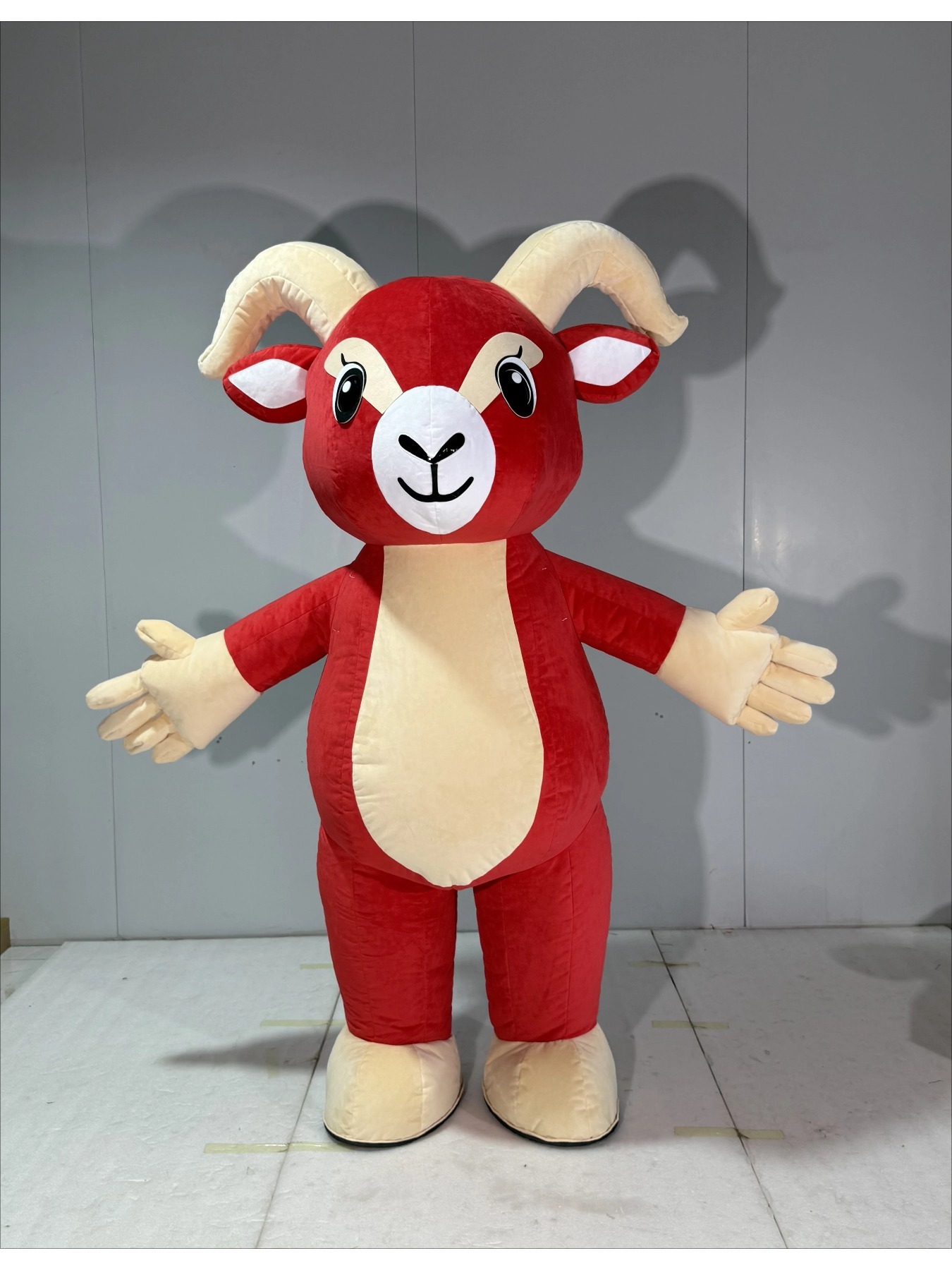 인플레이터블 빨간 염소 마스코트 의상, 성인용 만화 캐 - Costumes 리뷰 및 가격